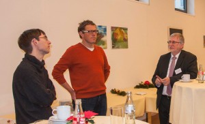 Peter Winterstein und Absolventen im Gespräch